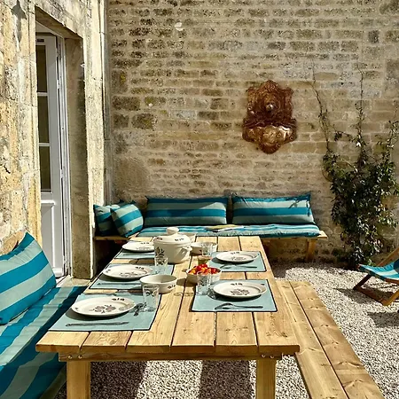 Un Mouton Dans L'eglise * Putot-en-Bessin