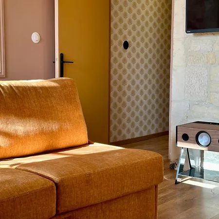 Un Mouton Dans L'eglise Putot-en-Bessin