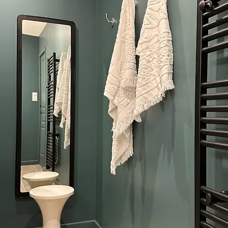 Un Mouton Dans L'eglise Putot-en-Bessin