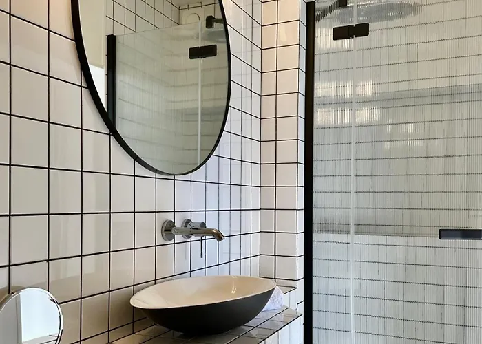 度假居 Un Mouton Dans L'eglise *