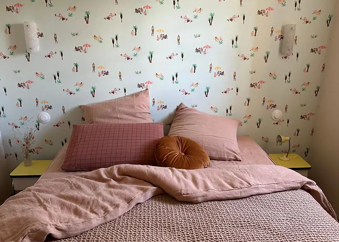 Un Mouton Dans L'eglise Putot-en-Bessin