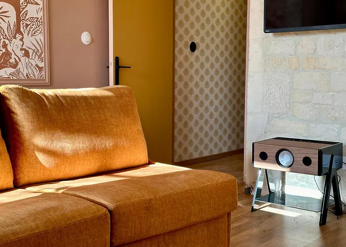 Un Mouton Dans L'eglise Putot-en-Bessin